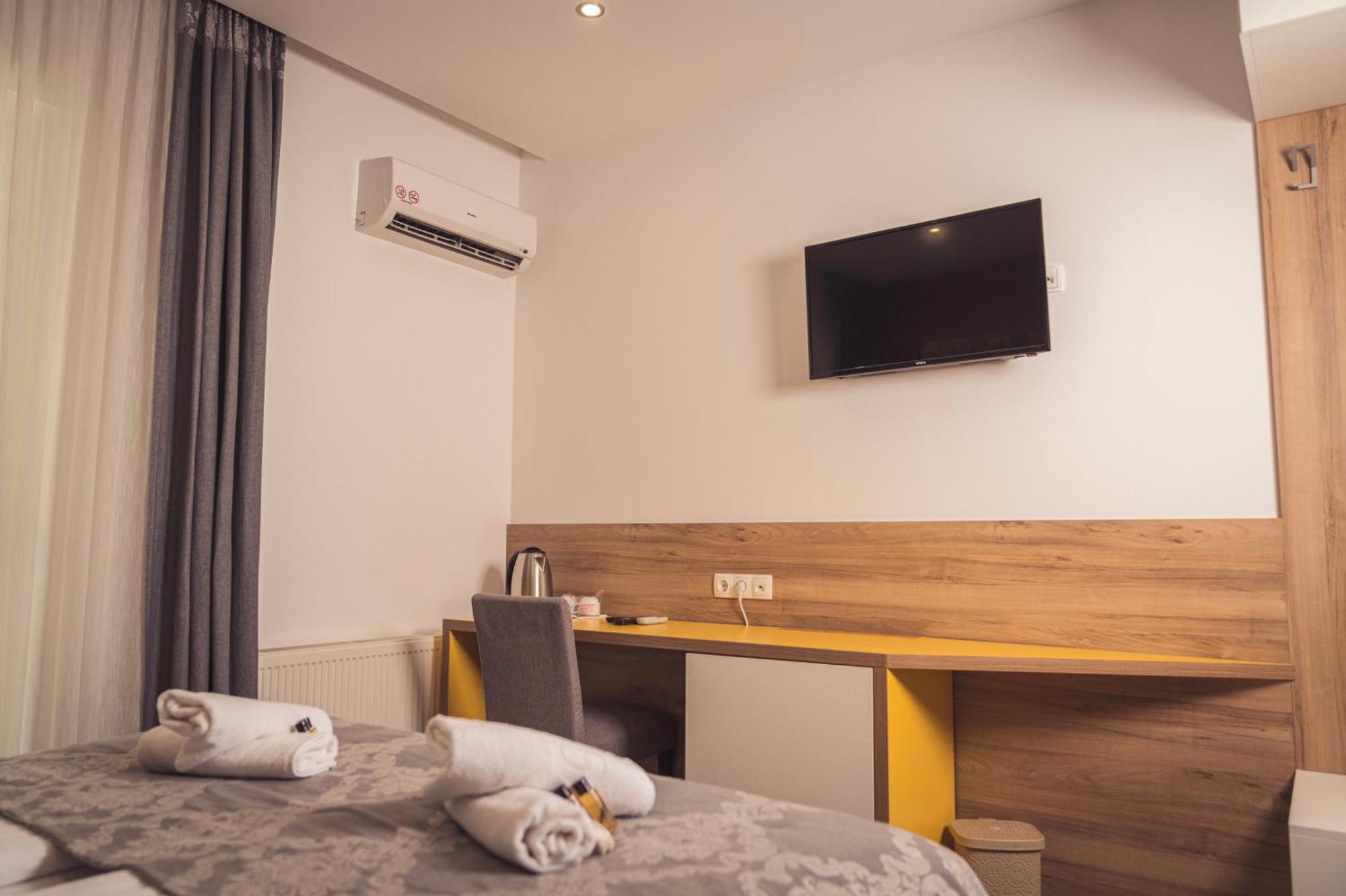 Hotel Tazz - River Front Oasis Collection บีฮัช ภายนอก รูปภาพ