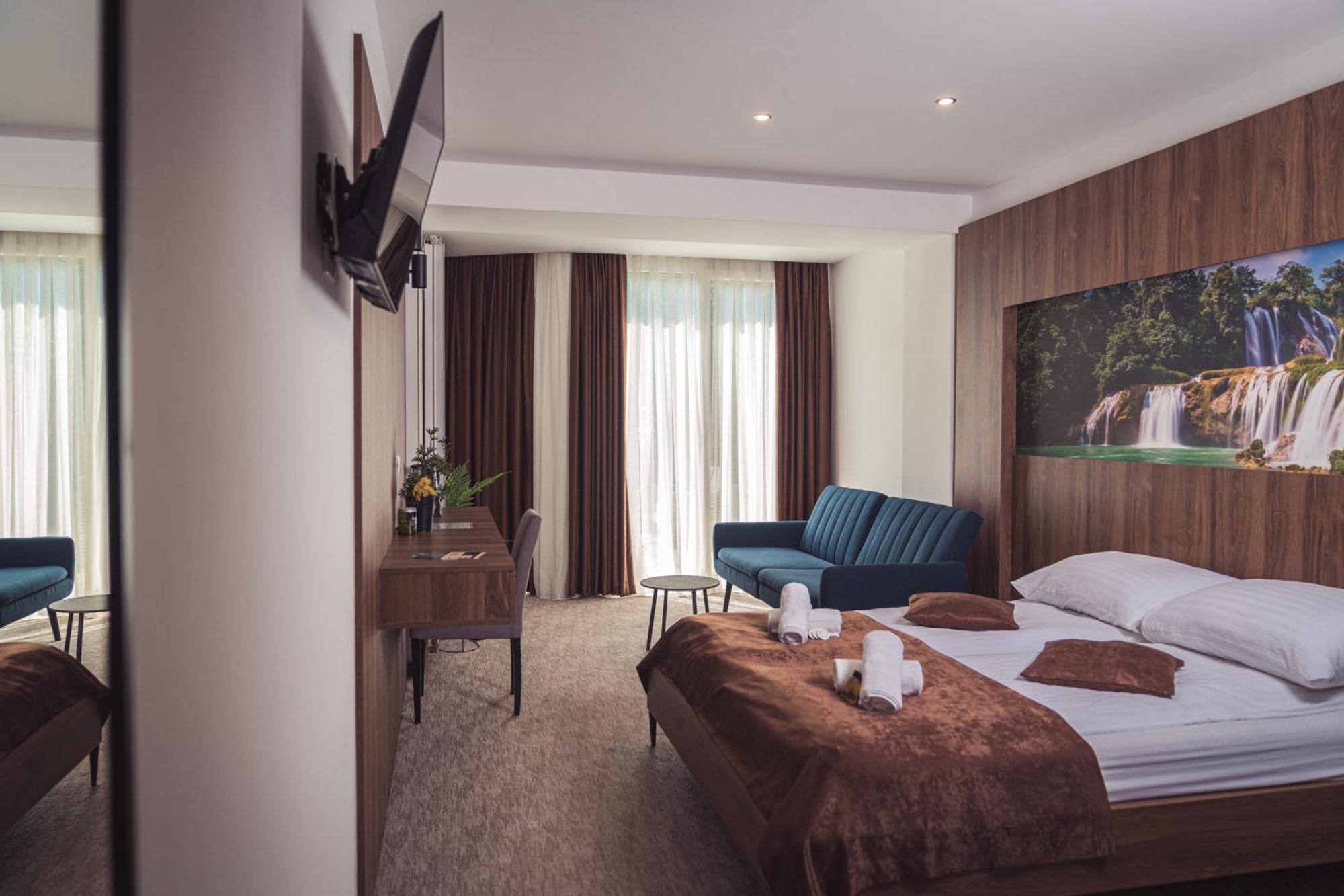 Hotel Tazz - River Front Oasis Collection บีฮัช ภายนอก รูปภาพ